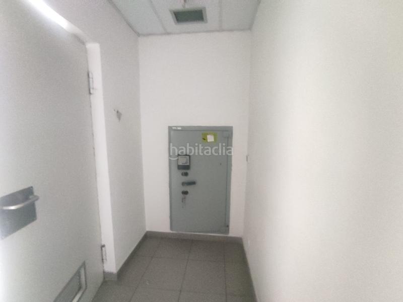 Foto b48fb156-6aff-4d72-86f2-6e72514b2f5e. Lloguer local comercial a La Florida Oviedo