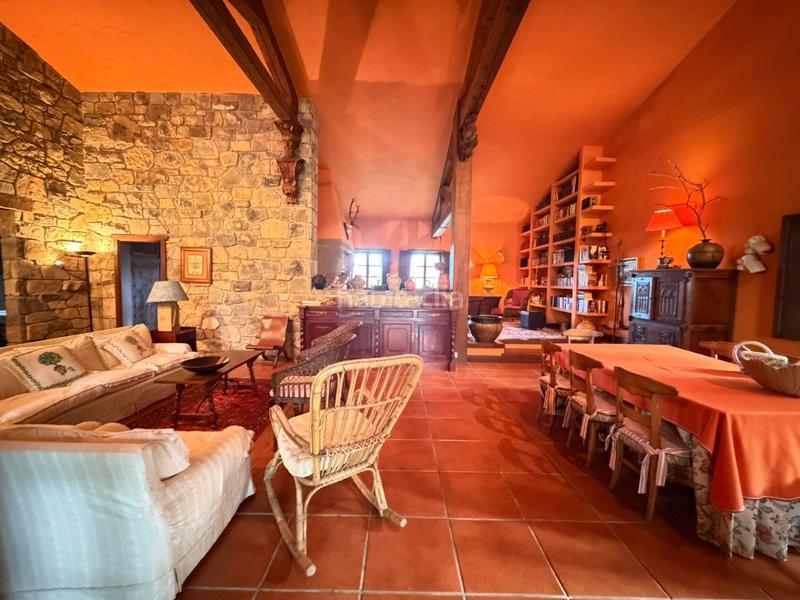 Foto 2cf09358-b248-4cb4-939e-2303817966b7. Casa con riscaldamento parcheggio in Bernueces Gijón