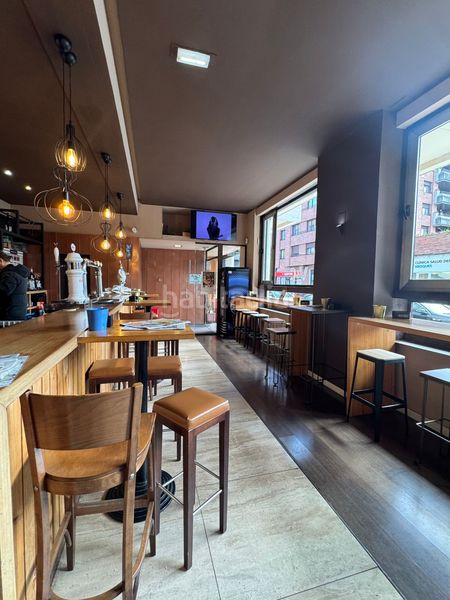 Foto 147c090f-9bd2-42c2-9d6d-2018ce32fd90. Local comercial a Viesques Gijón