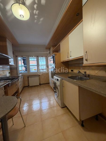 Foto 75b9d243-fe7c-44e7-8cb4-49c90ebd0bf9. Piso  lado begoña en Centro Gijón