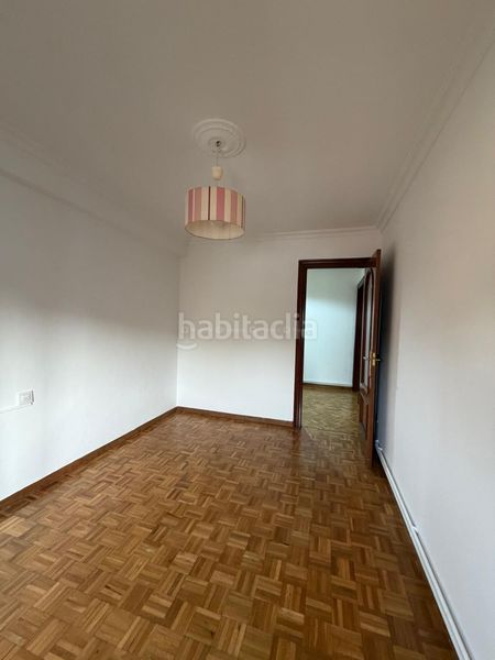 Foto bd7654db-f8a1-4b36-832d-52d082957a74. Piso  lado begoña en Centro Gijón