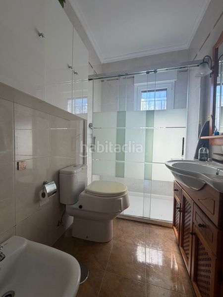 Foto 98c6c979-d384-4ecd-9707-789e10d363d4. Casa amb calefacció aparcament a Vega Gijón