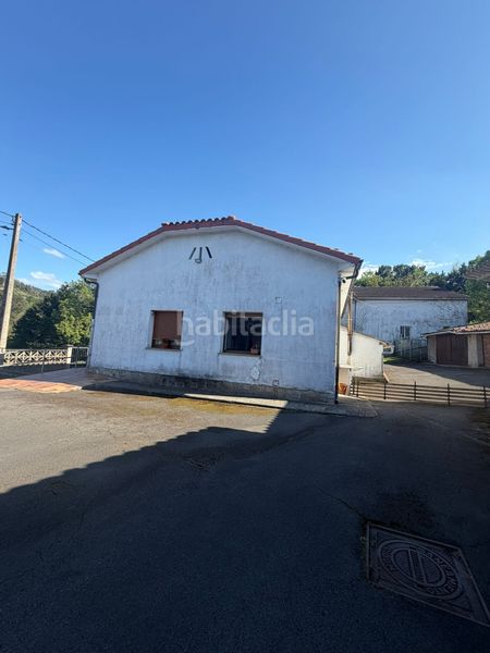 Foto a8354ae9-4d29-4bef-91ab-9ba916e480dc. Casa amb calefacció aparcament a Vega Gijón