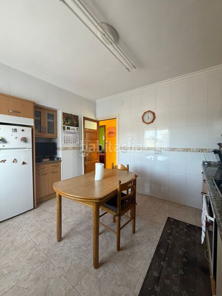 Foto d989f9bd-97b7-4619-8476-9249f5e9e278. Casa amb calefacció aparcament a Vega Gijón