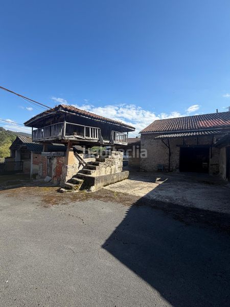 Foto 2e2dd5dd-a00e-45c1-b0d0-3a2503305d16. Casa a Baldornon Gijón