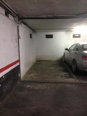 Aparcament cotxe a Durango. Garaje cerrado en san ignacio.