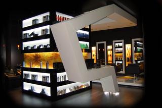 Local Comercial en Abadio. Moderna peluquera en venta