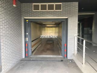 Aparcament cotxe a Bidebarrieta kalea 27. Garaje en venta en iurreta