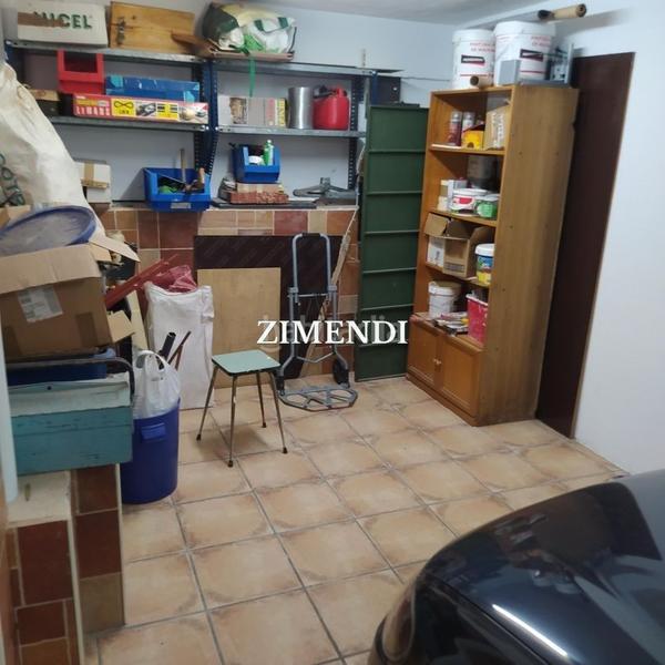 Foto 0ae50078-cd31-4120-876d-e4fb428c4be5. Aparcament cotxe a Galdakao