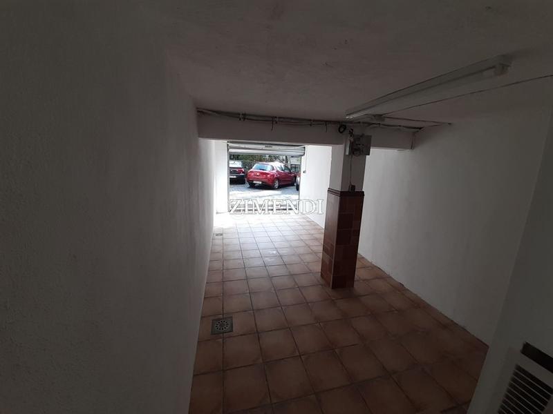 Foto 5808c5b8-a629-4bb0-b567-dab7dbc9d26c. Parking coche garaje en venta en Galdakao