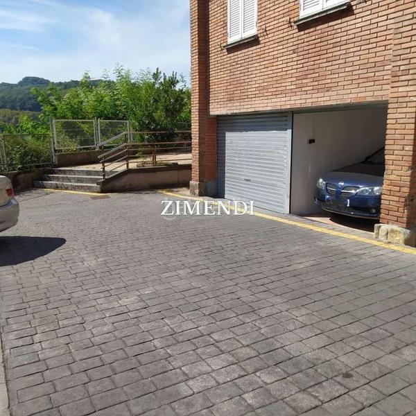 Foto 66e655d6-c0d9-4192-8e75-0fe29fd099e4. Parking coche garaje en venta en Galdakao