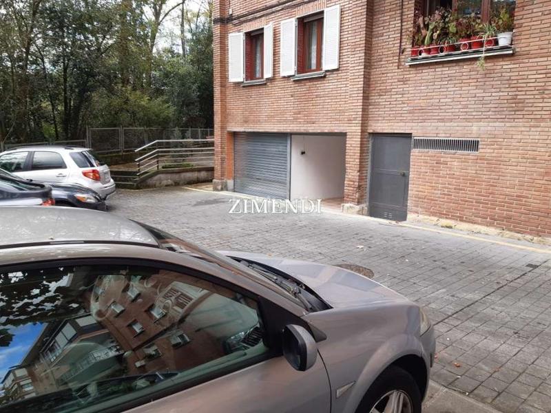 Foto 832d625d-d1aa-421f-a871-b087772fdad1. Parking coche garaje en venta en Galdakao