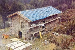 Masia a Muxika. Caserio en proceso de reforma