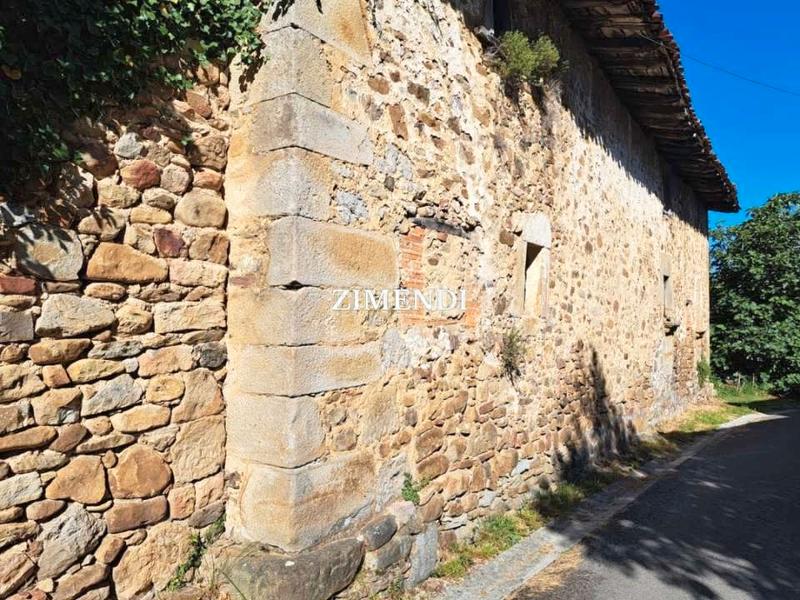 Foto c638dc5c-156c-4497-b8b9-1be6fcf854ec. Masia a Abadiño