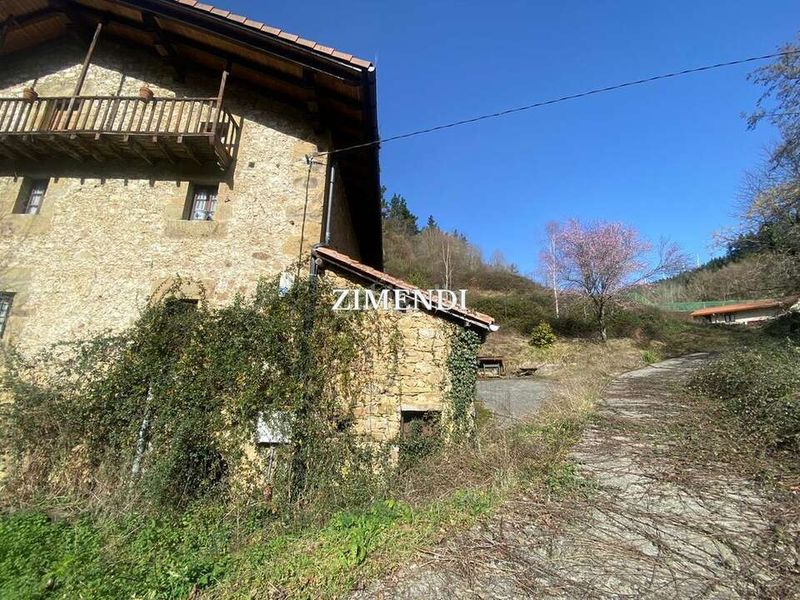 Foto 33bfcbb9-7569-46b9-868d-7b40c49e4b5b. Masia a Mallabia
