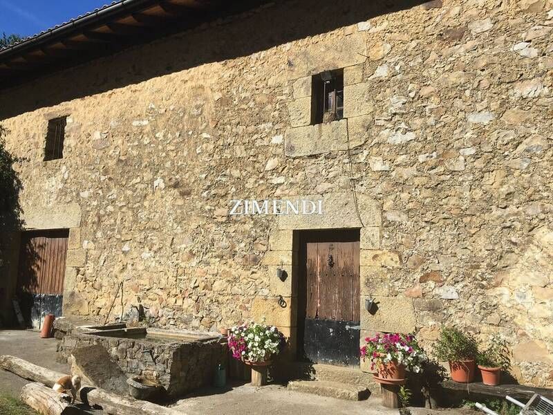 Foto e8482ef7-c1e1-4056-b7ec-e074d0b5cd84. Masia a Mallabia