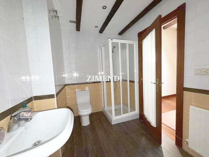 Foto 0193cb8c-a290-4725-aee1-a7c7c747d58c. Casa adossada amb calefacció aparcament a Durango