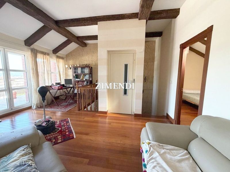 Foto 2efd5cf0-22b7-47cb-b930-207c5a793da6. Casa adossada amb calefacció aparcament a Durango