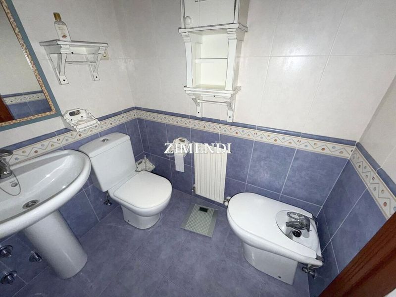 Foto 304293e0-5c92-46d1-8e96-32bf33afe351. Casa adossada amb calefacció aparcament a Durango