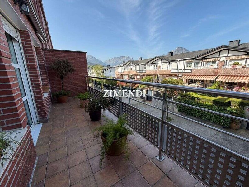 Foto 4078c4e9-6d54-4e9d-acb5-c2b4f7c0aa2e. Casa adossada amb calefacció aparcament a Durango