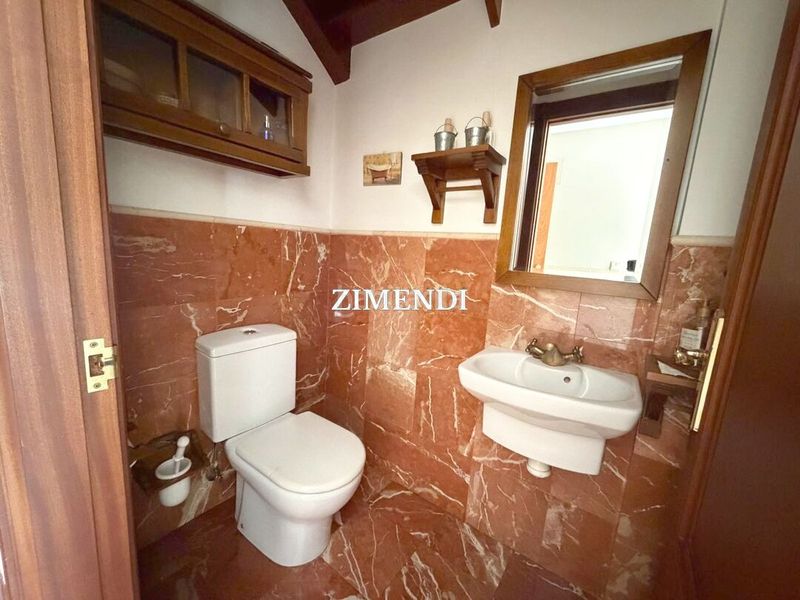 Foto 4720a369-2176-41b0-927e-301143033e3e. Casa adossada amb calefacció aparcament a Durango