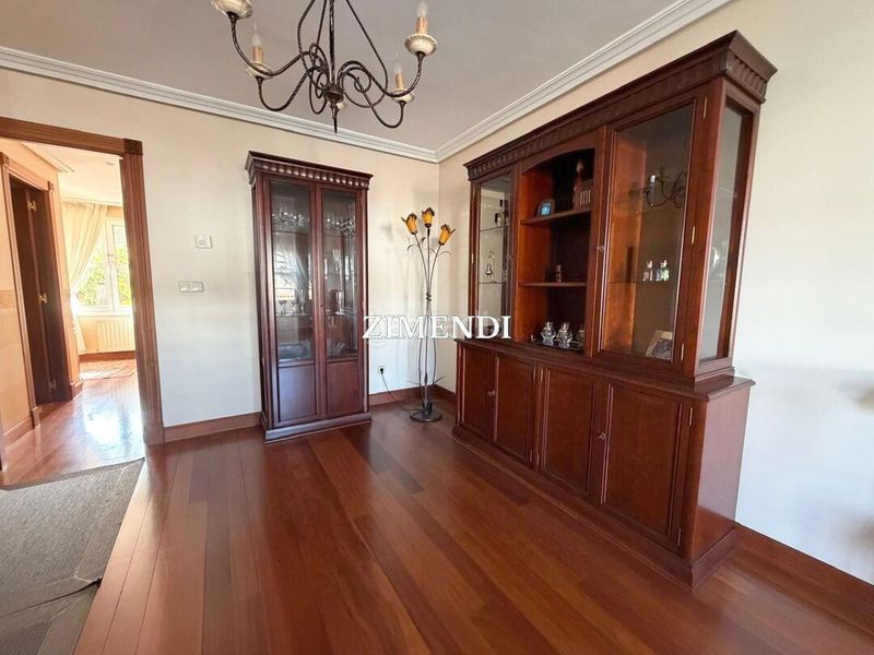 Foto 4a81745f-c237-4660-a062-342dee305e82. Casa adossada amb calefacció aparcament a Durango