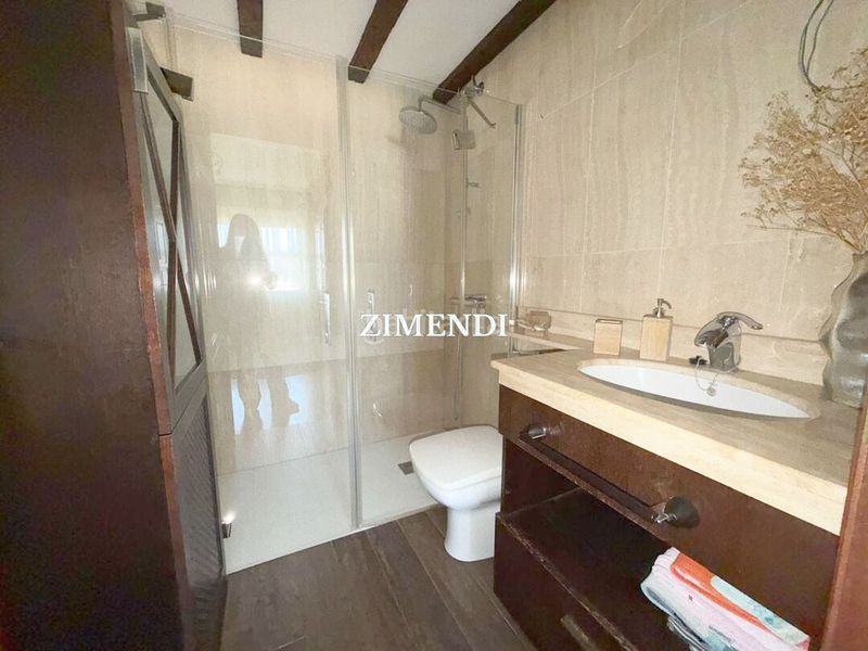 Foto 85eaf1b2-6b23-470a-8d33-b8ec0110d550. Casa adossada amb calefacció aparcament a Durango