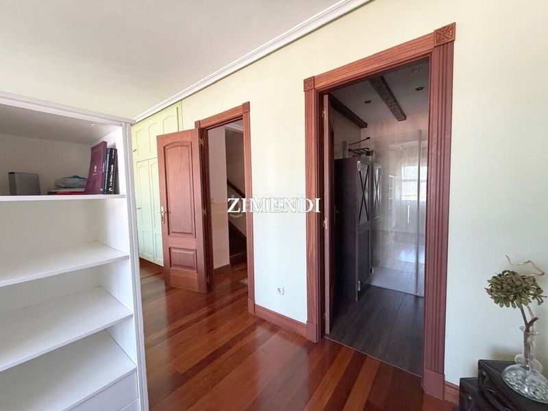 Foto 98e539d1-2f15-4b99-b065-a124f5fc9eaa. Casa adossada amb calefacció aparcament a Durango