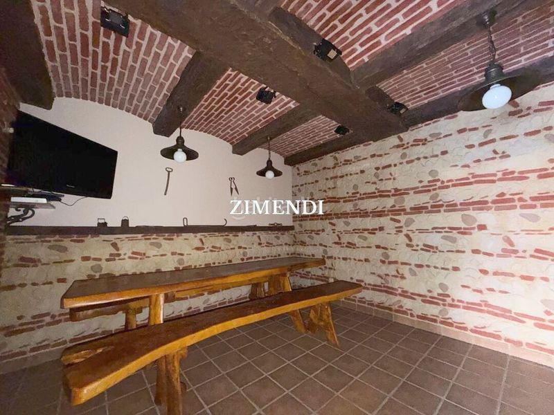 Foto a38a16a1-5393-4696-a3a6-6cb5f30989f0. Casa adossada amb calefacció aparcament a Durango