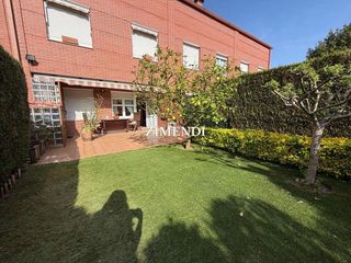 Reihenhaus in Durango. Adosado en venta en durango