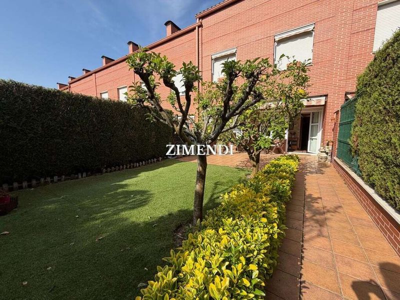 Foto db2d9fb8-96a6-4d45-b008-39e94db73a67. Casa adossada amb calefacció aparcament a Durango