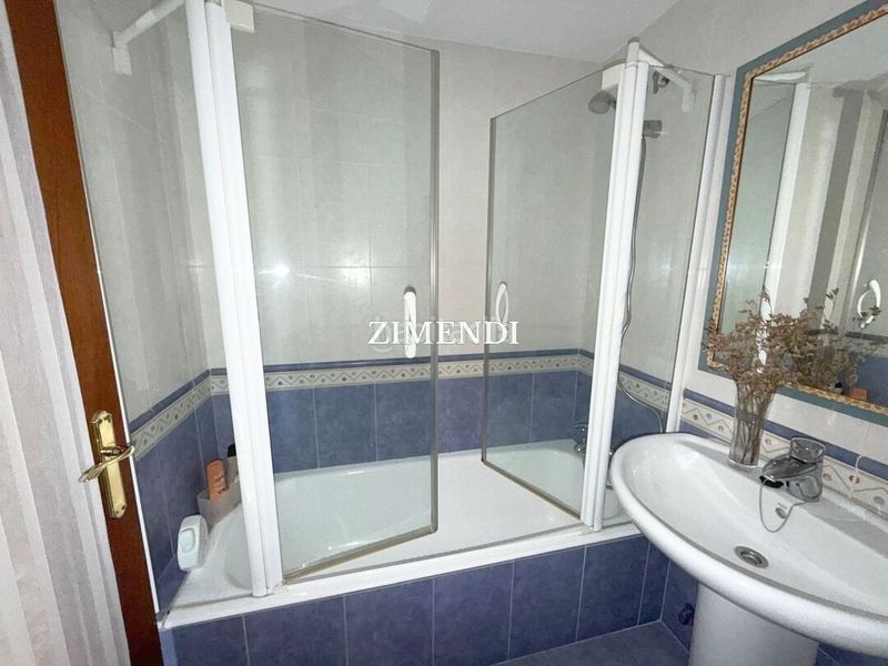 Foto df5ac902-fd73-4d2c-9e3c-16cee00bf3e9. Casa adossada amb calefacció aparcament a Durango