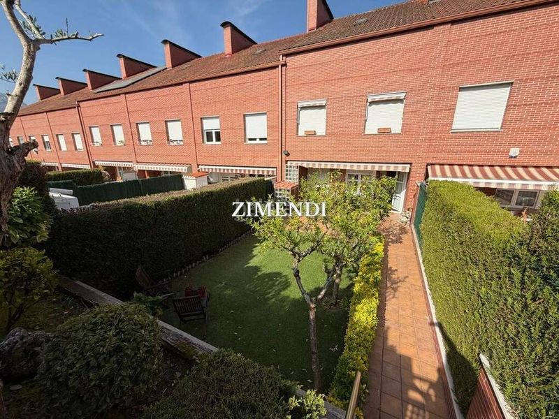 Foto e2fab3f0-21d4-43e9-a627-dd409f5df837. Casa adossada amb calefacció aparcament a Durango