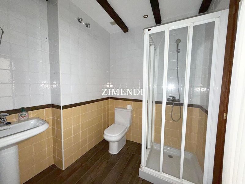 Foto f048fd00-cc9b-4b12-b793-c211bbe245f9. Casa adossada amb calefacció aparcament a Durango