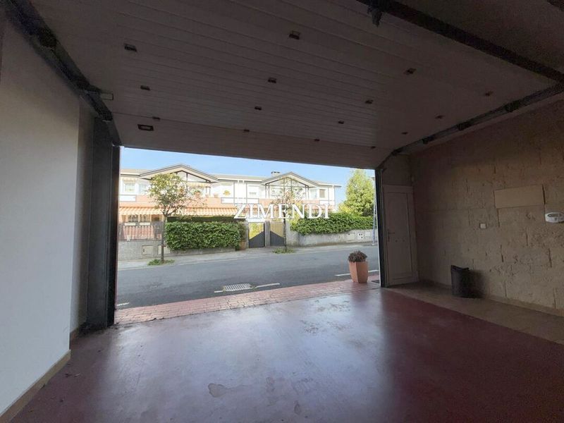 Foto fcde157c-3767-4b52-a0d7-c05e96e41ffb. Casa adossada amb calefacció aparcament a Durango