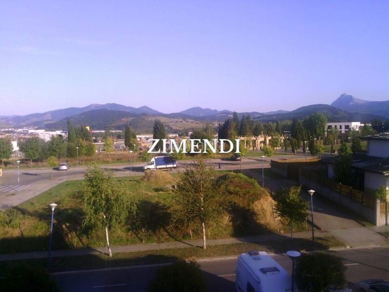 Foto 18426c40-752c-4f6c-a247-d5f4f676a082. Casa adossada amb calefacció a Durango