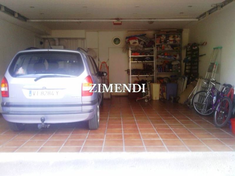 Foto ed1d2175-2518-49e5-9f68-5455b0ac8ae6. Casa adossada amb calefacció a Durango