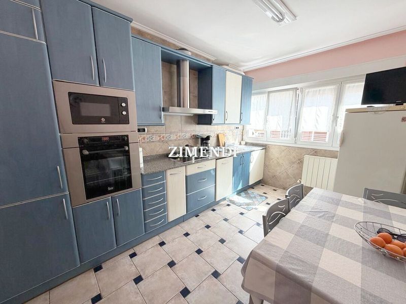 Foto a25d91c8-c4f4-48b2-8e0b-d272904122de. Piso  en venta en Berriz