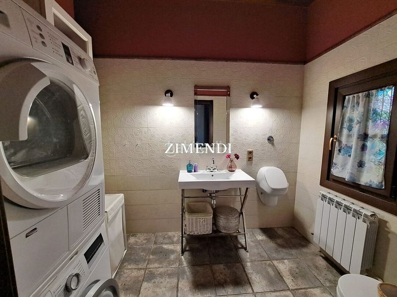 Foto f01850f4-a3a5-4fb1-828c-b4e90e34a7c7. Casale con riscaldamento parcheggio piscina in Berriz