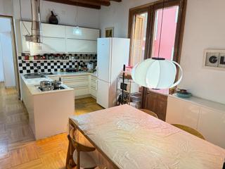 Flat  Carrer julia portet. Este encantador piso en venta, ubicado en la emblemtica finca r