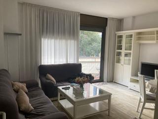 Flat  Carrer valencia. Piso en clotcamp de larpa