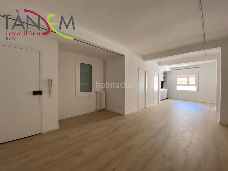 Foto 5e8a15dc-6eb1-4f01-bc18-8b6b8f63e3bf. Bureau avec chauffage dans La Nova Esquerra de l´Eixample Barcelona