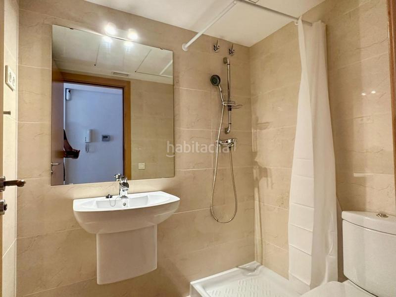 Foto 6cd6f4be-d76e-4ef5-8c58-4c4e1a8bc9b8. A tre livelli con riscaldamento parcheggio in El Coll Barcelona