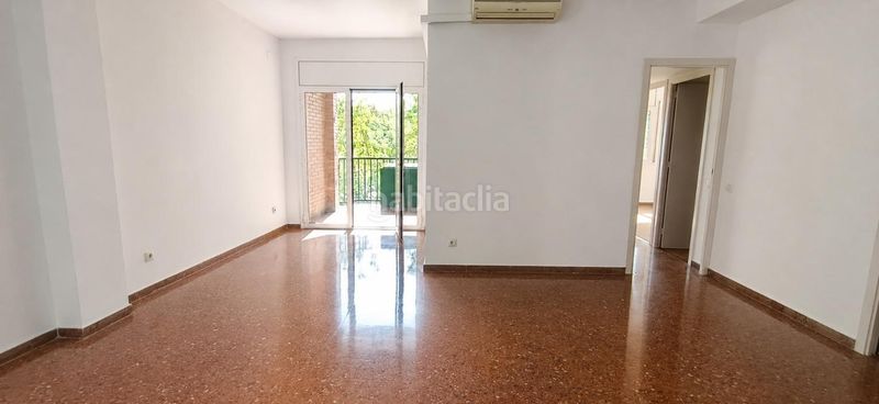 Foto 98519a99-3cd9-4188-bfe9-baadea2148da. Pis amb aparcament a El Clot Barcelona