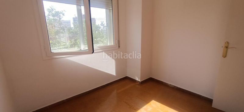 Foto a4268221-220a-4fd9-8071-15fcb4f4dd18. Pis amb aparcament a El Clot Barcelona