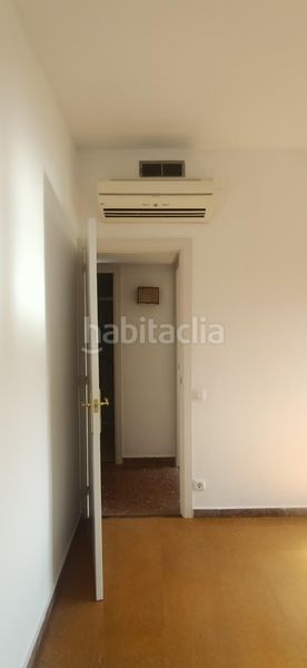 Foto d5806539-255b-4fd2-9d6e-7ea0f088f109. Pis amb aparcament a El Clot Barcelona