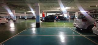 Aparcament cotxe  Passatge centelles. Plaza de aparcamiento para coche grande de 4,60 x 2,30m.
