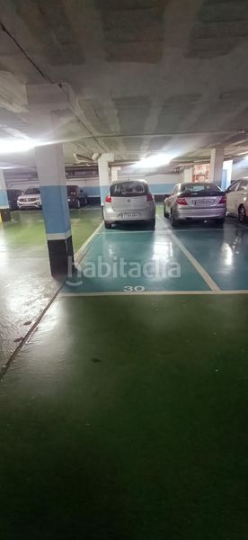Foto fc5eb1b1-f548-4fed-8267-0f7abe1e4599. Aparcament cotxe a Sagrada Família Barcelona