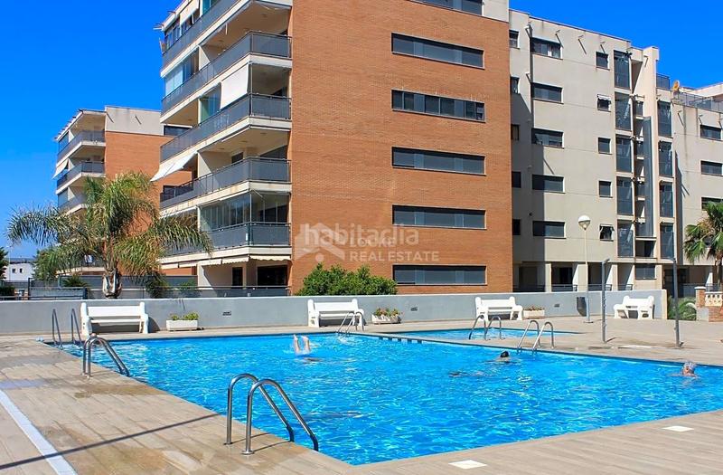 Foto 27913324-2e4a-4c20-8b5c-475547e88e52. Lloguer apartament amb aparcament piscina a La Curva Benicasim / Benicàssim