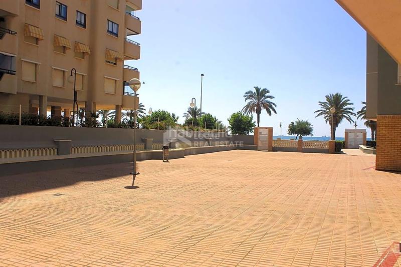 Foto b5506e96-8b68-4caf-baaf-0356d13c479a. Lloguer apartament amb aparcament piscina a La Curva Benicasim / Benicàssim